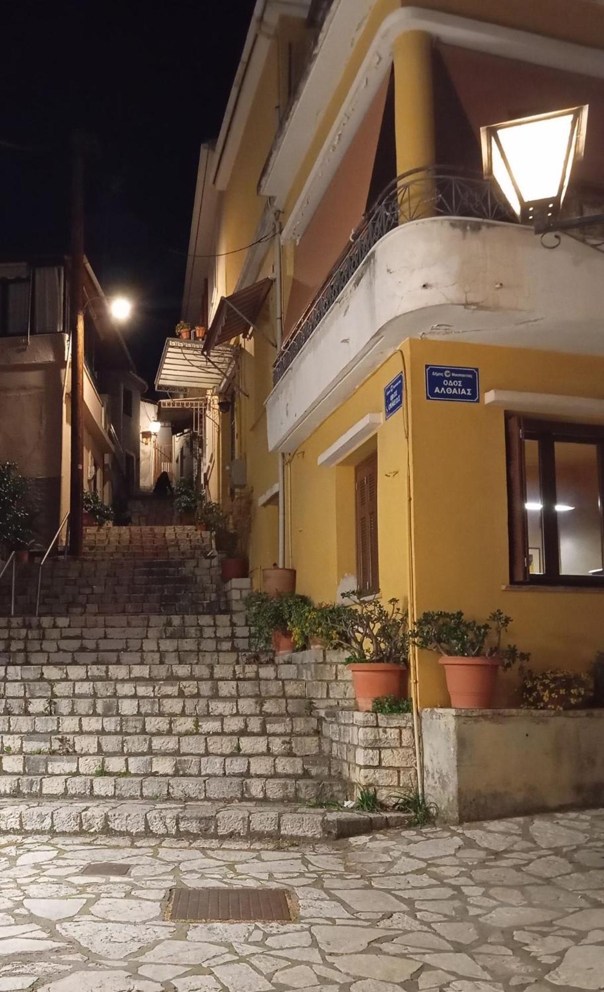 Nafpaktos Old Town Apartment Exterior photo