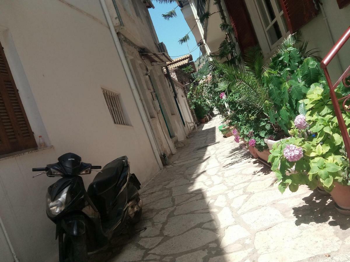 Nafpaktos Old Town Apartment Exterior photo